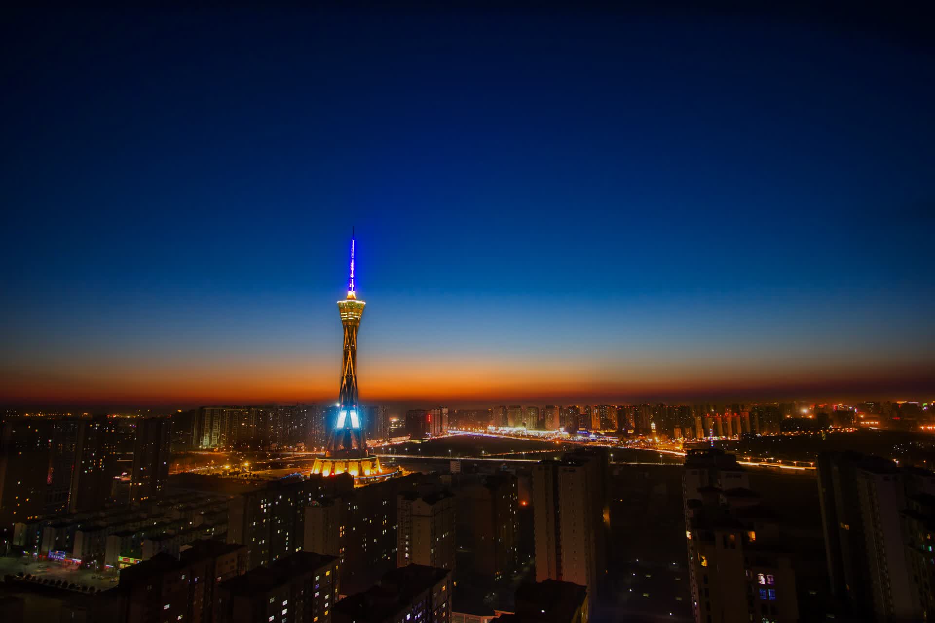 世界登山青年志愿行动：营员参与生态修复项目成案例示范，2020年登山活动